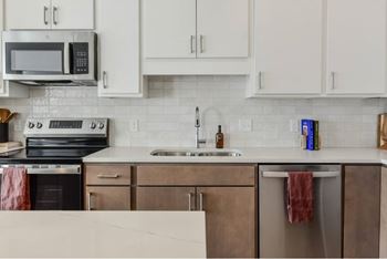 Kitchen tile backsplash